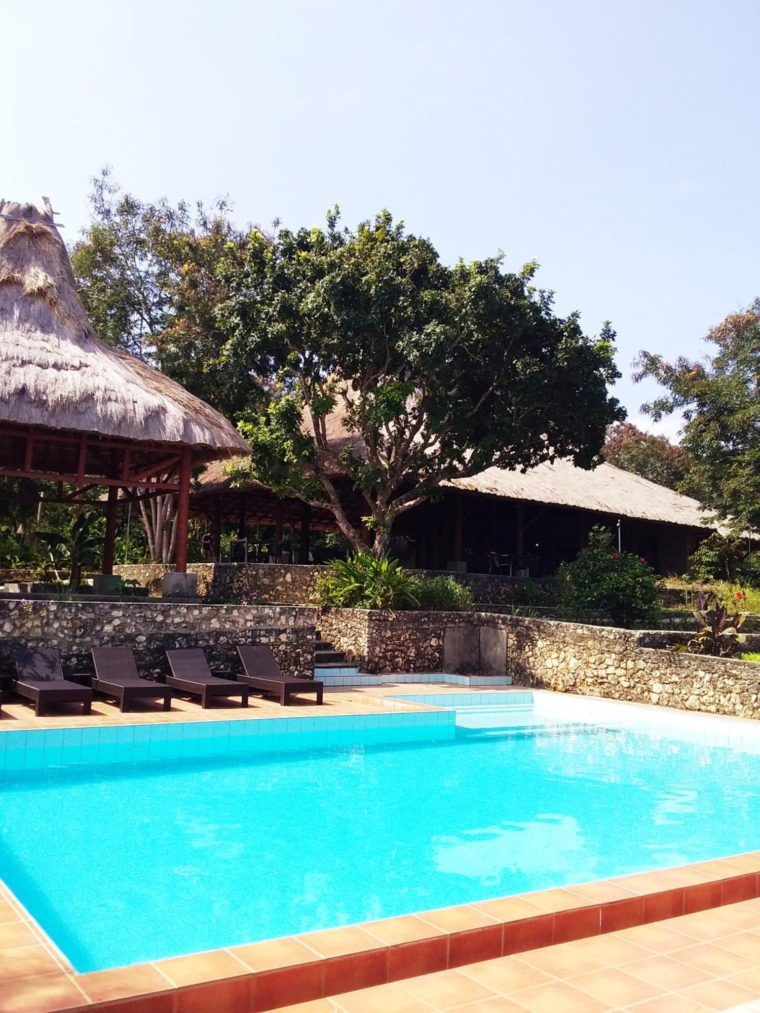 Sumba Nautil Resort Deke ภายนอก รูปภาพ