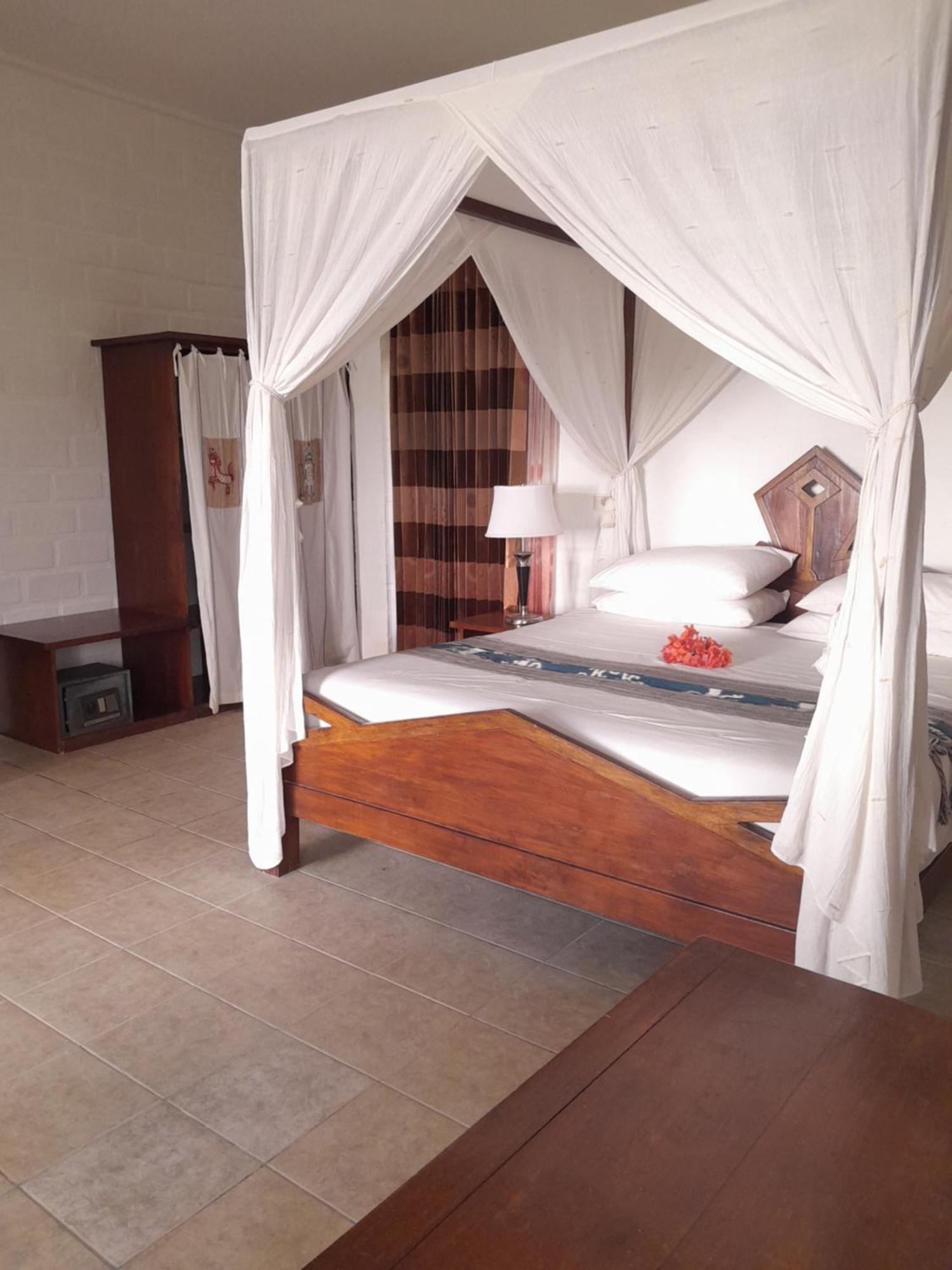 Sumba Nautil Resort Deke ภายนอก รูปภาพ